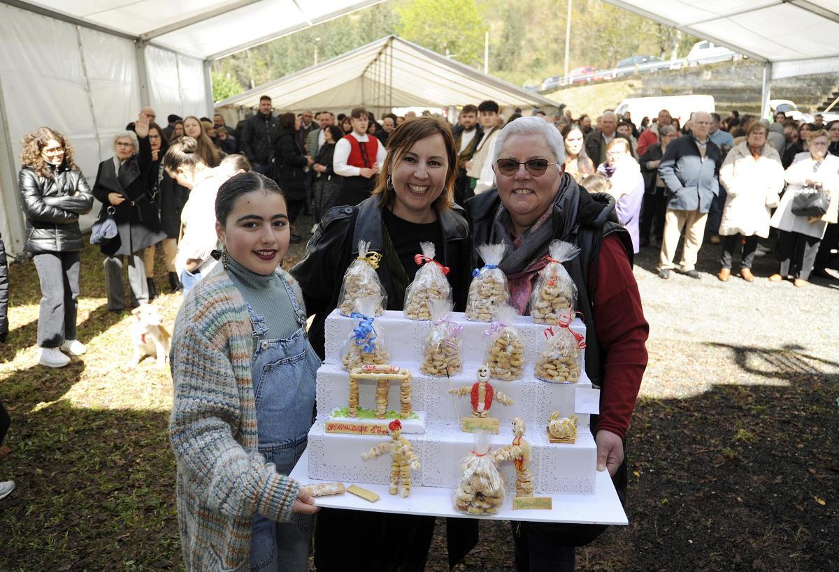 La familia Blanco adquirió el premio a la originalidad, una recreación de la Romaría da Rosquilla.
