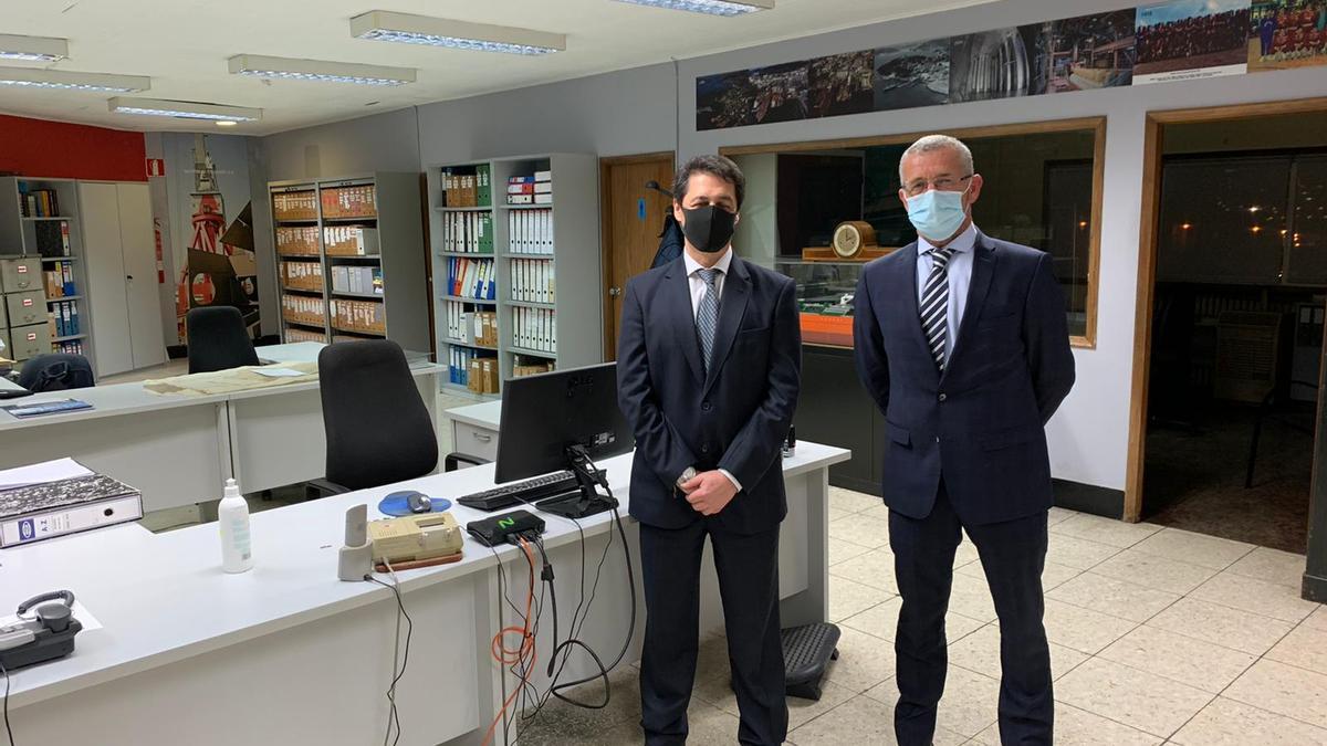 José María Soriano y Juan Moreno, ayer en las instalaciones del astillero