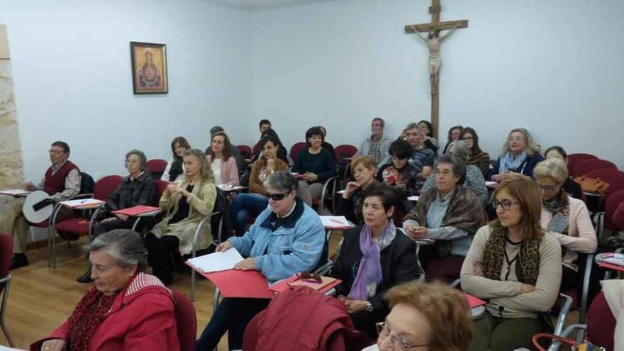 Asistentes a la jornada sobre el duelo.