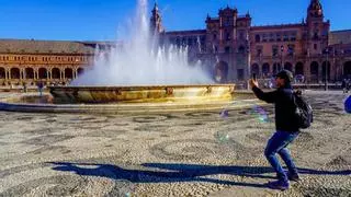 Sevilla cobrará una entrada a los turistas para acceder a la Plaza de España