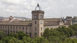 Imagen del edificio de la Universitat de Barcelona en la plaza de la Universitat.