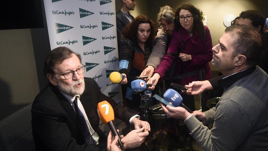 Rajoy, en Murcia: &quot;España se decide entre todos y no entre partidos independentistas&quot;