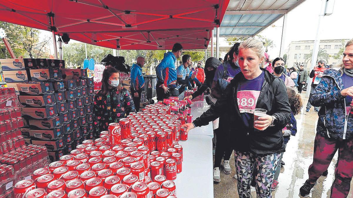 Coca Cola colabora en el avituallamiento de la prueba