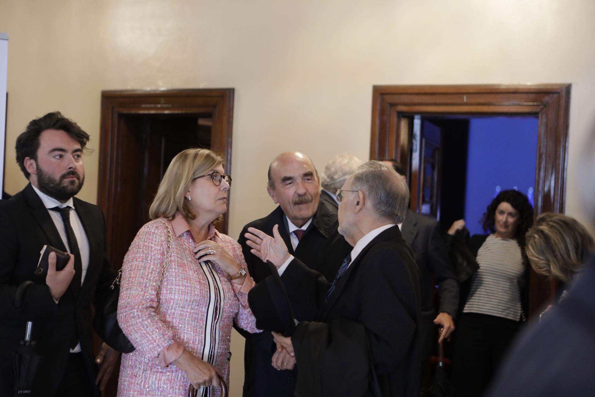 Entrega de la Medalla de Oro de la ciudad a la Fundación Ópera de Oviedo