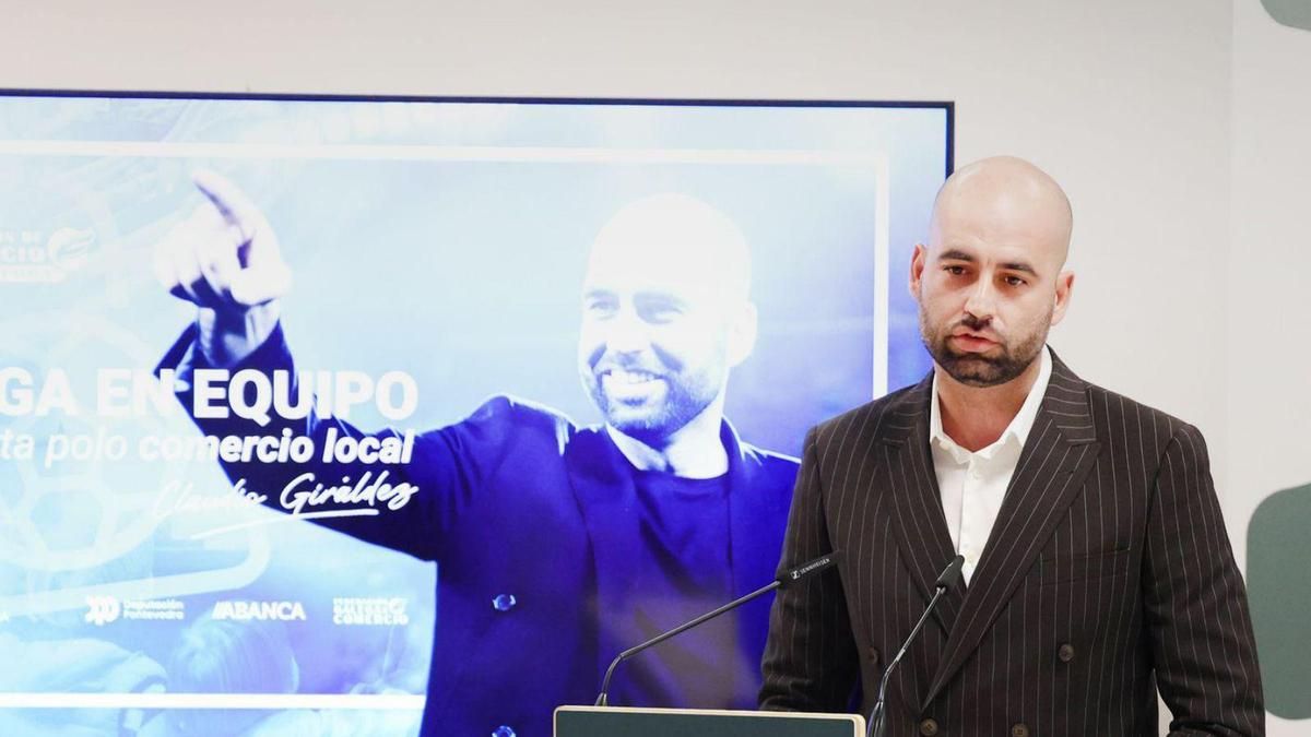 Claudio Giráldez, ayer, en la delegación en Vigo de la Diputación de Pontevedra. | Alba Villar