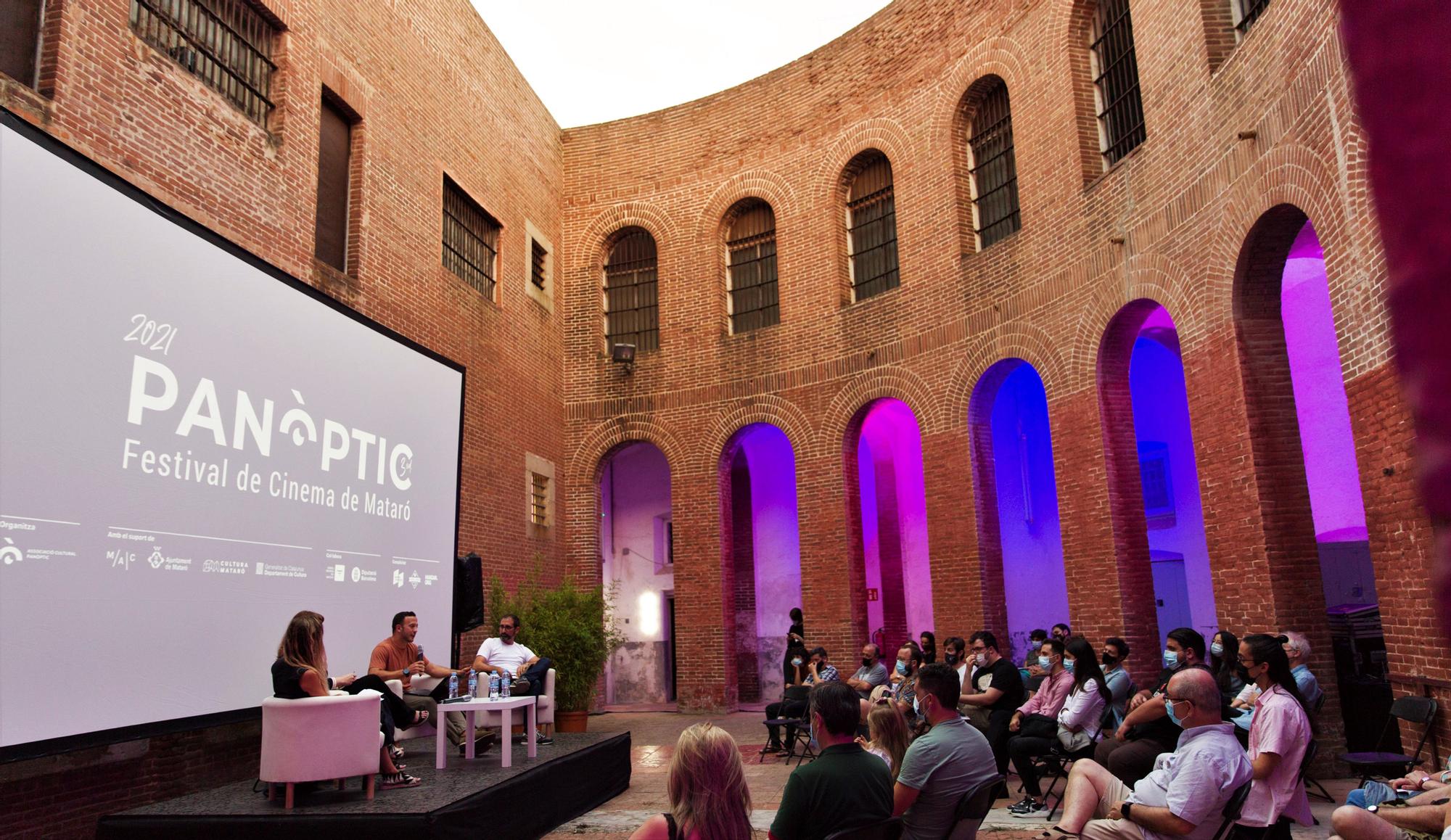 Charla durante el Festival Panòptic 2021.