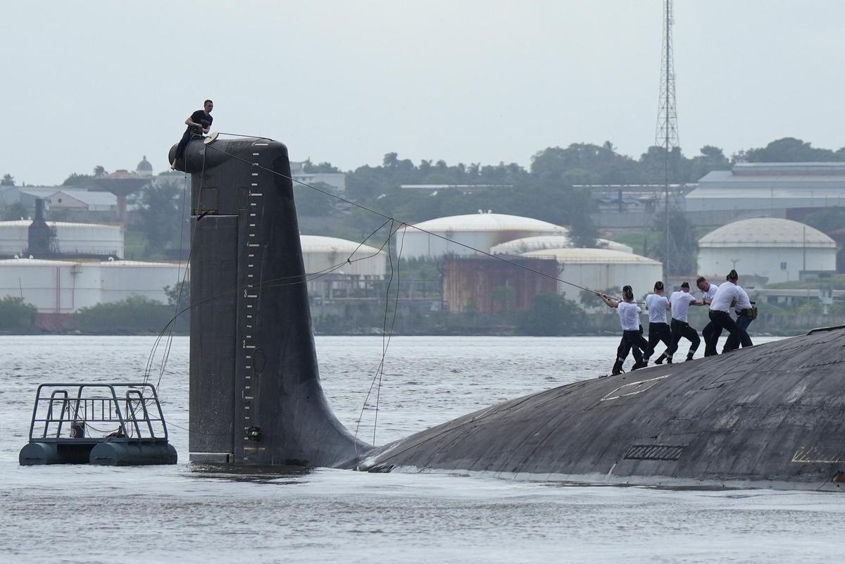 Llegan a La Habana una fragata y un submarino nuclear rusos