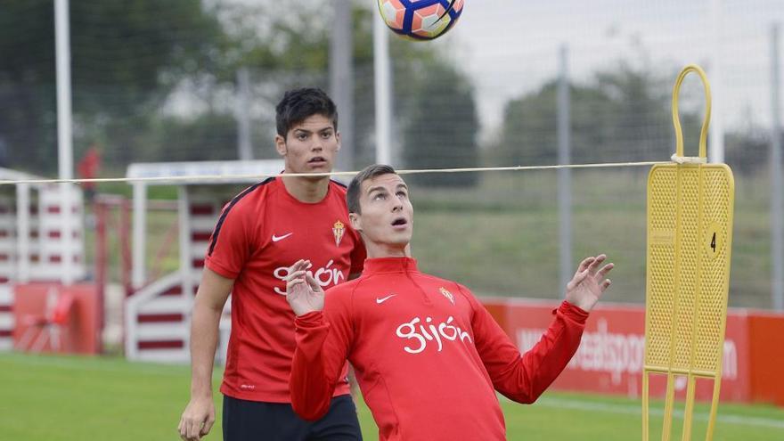 Vranjes, en un entrenamiento con el Sporting.