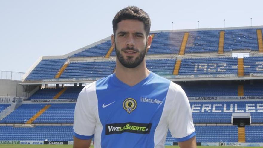 Fernando Román con la camiseta del Hércules