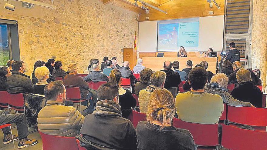 Vilablareix impulsa la creació d’una comunitat local d’energia amb plaques fotovoltaiques