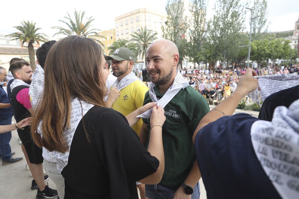 Pregón y puesta del pañuelo oficial de las fiestas de Sagunt