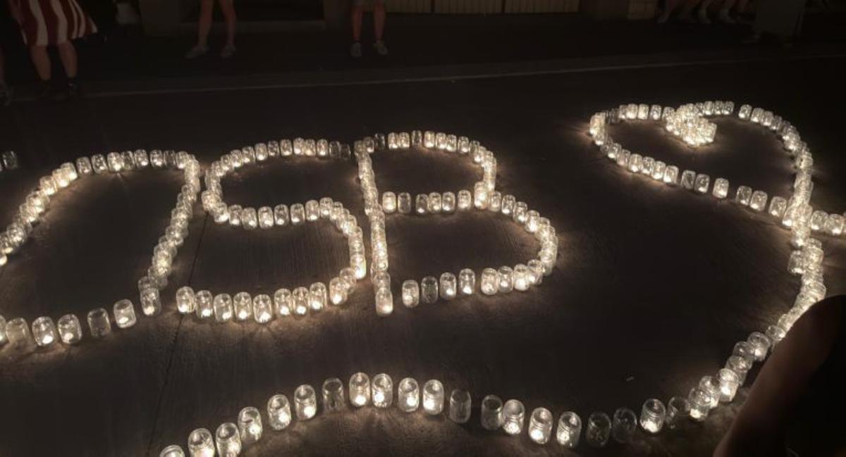 La asociación Bureteandoando volvió a convocar el encendido de velas y otras actividades en torno al solsticio de verano. | SERVICIO ESPECIAL