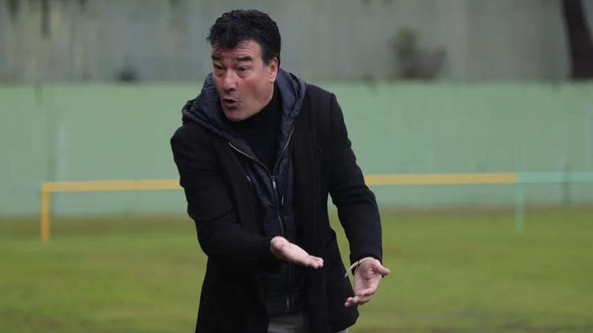 Rafael Escobar, entrenador del Egabrense, durante uno de los partidos de la campaña.