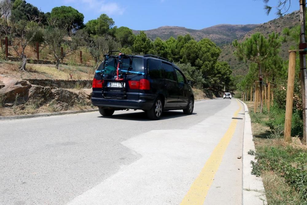 Vehicles mal aparcats i col·lapse als accessos al Cap de Creus