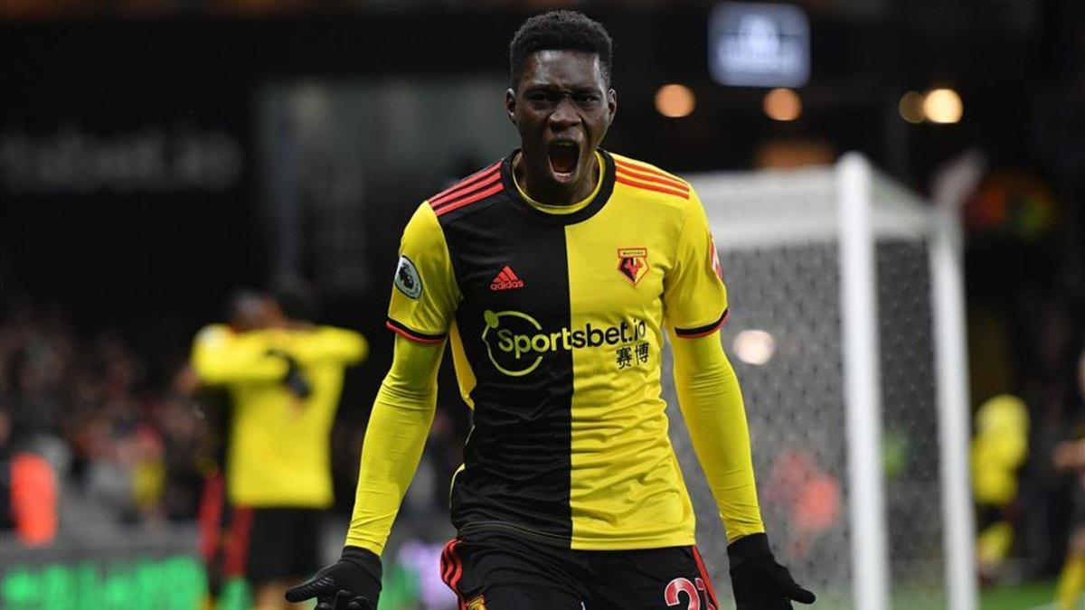 Sarr, celebrando un gol del Watford