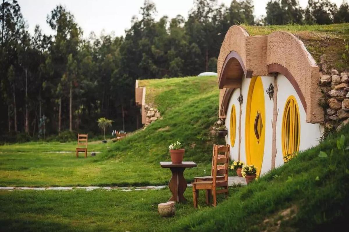 Este hotel a dos horas de Santiago se cuela entre los más curiosos de España para ir en pareja