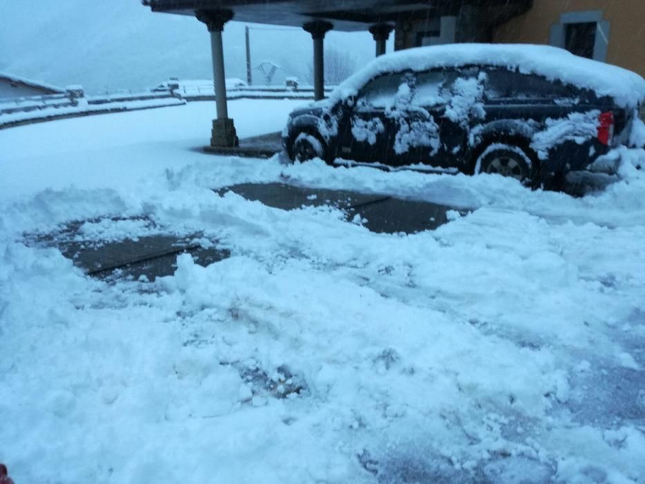 Temporal de nieve en San Xuan Beleño (Ponga)