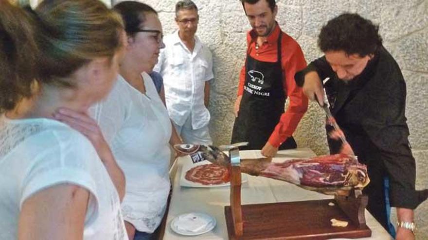 Presentación del jamón con acento mallorquín