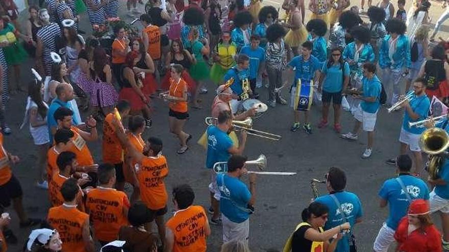 Ambiente festivo en las calles de Melgar.