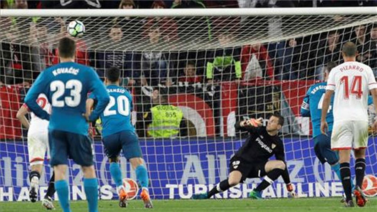LALIGA | Sevilla - Real Madrid (3-2): El gol de Mayoral