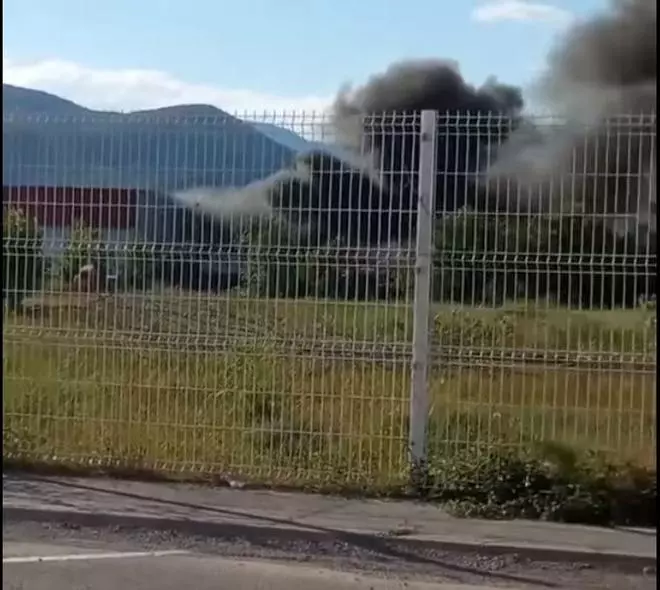 Incendi a l'exterior d'una planta de tractament residus de Begudà