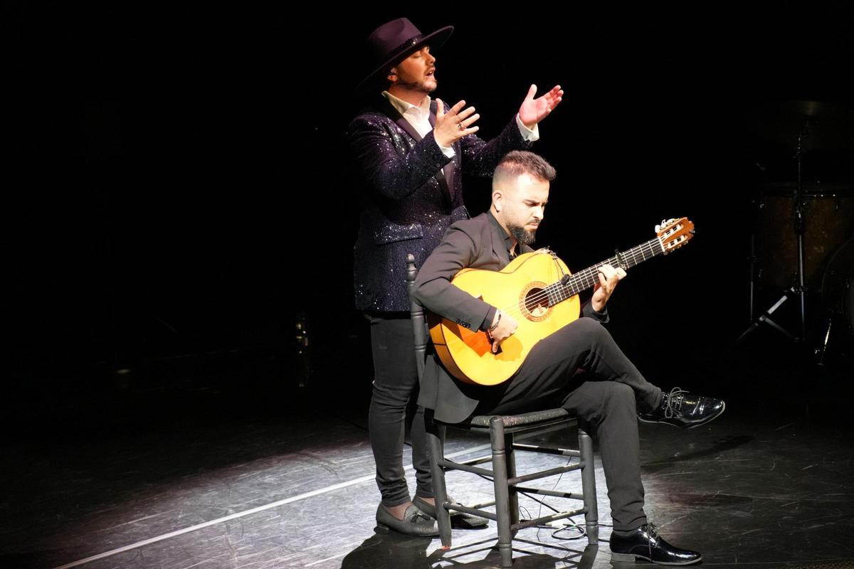 El Perrete durante su actuación en el teatro londinense.