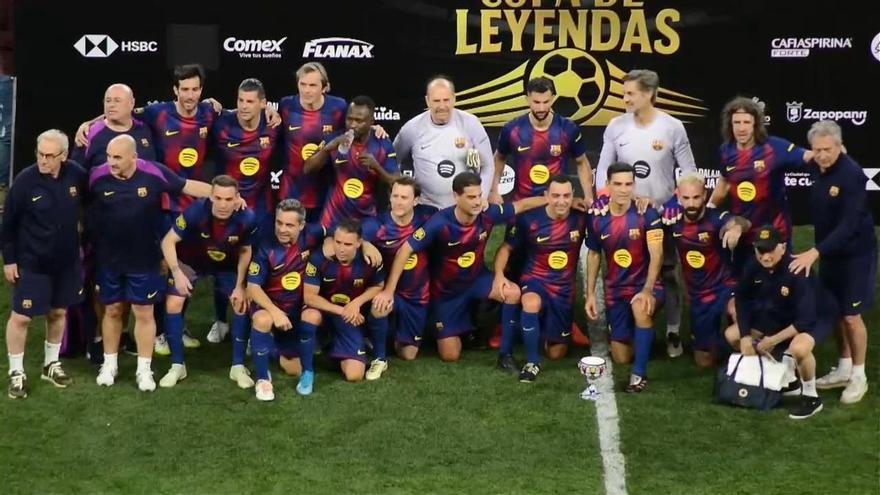 Las leyendas del Barcelona vencieron , con doblete de Saviola, al Real Madrid