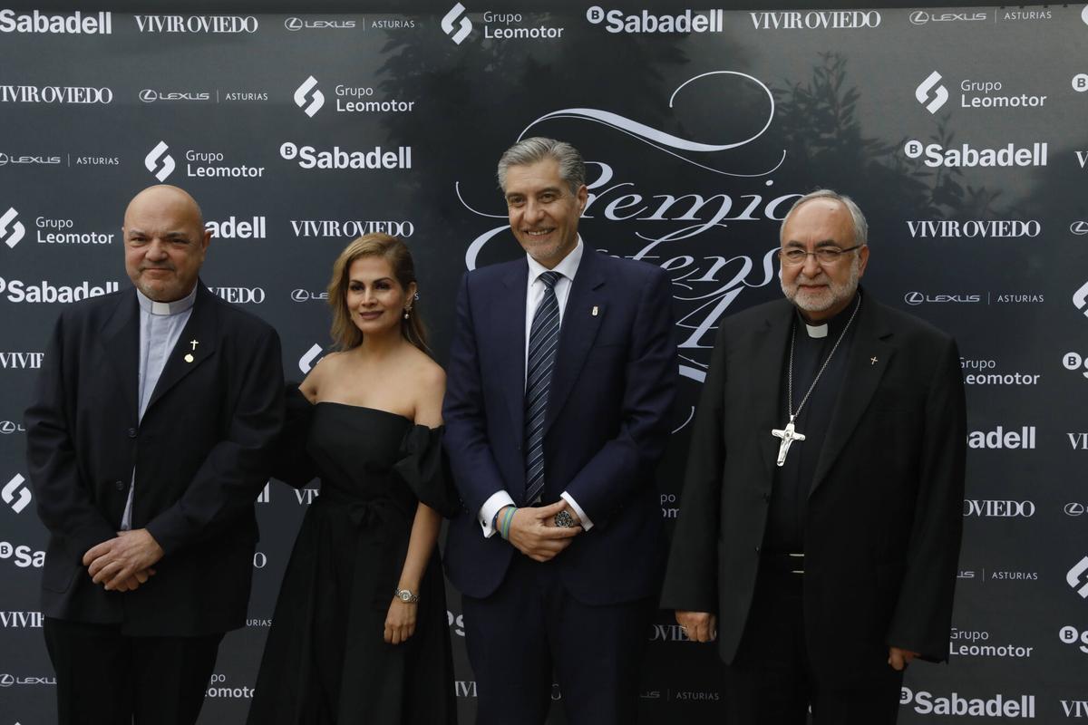 Martín Peláez, presidente del Real Oviedo, recibe el premio "Ovetense del año"