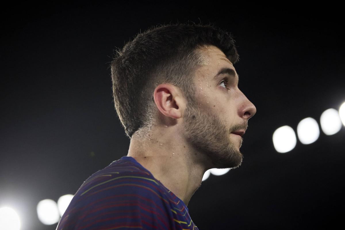 Joan Garcia, en el calentamiento previo al partido contra Osasuna