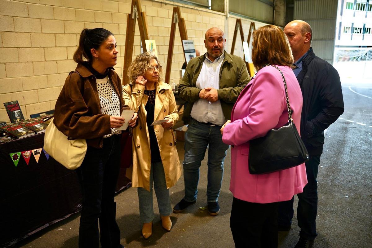 En imágenes: La Feria del Libro llena Navelgas en su sexta edición