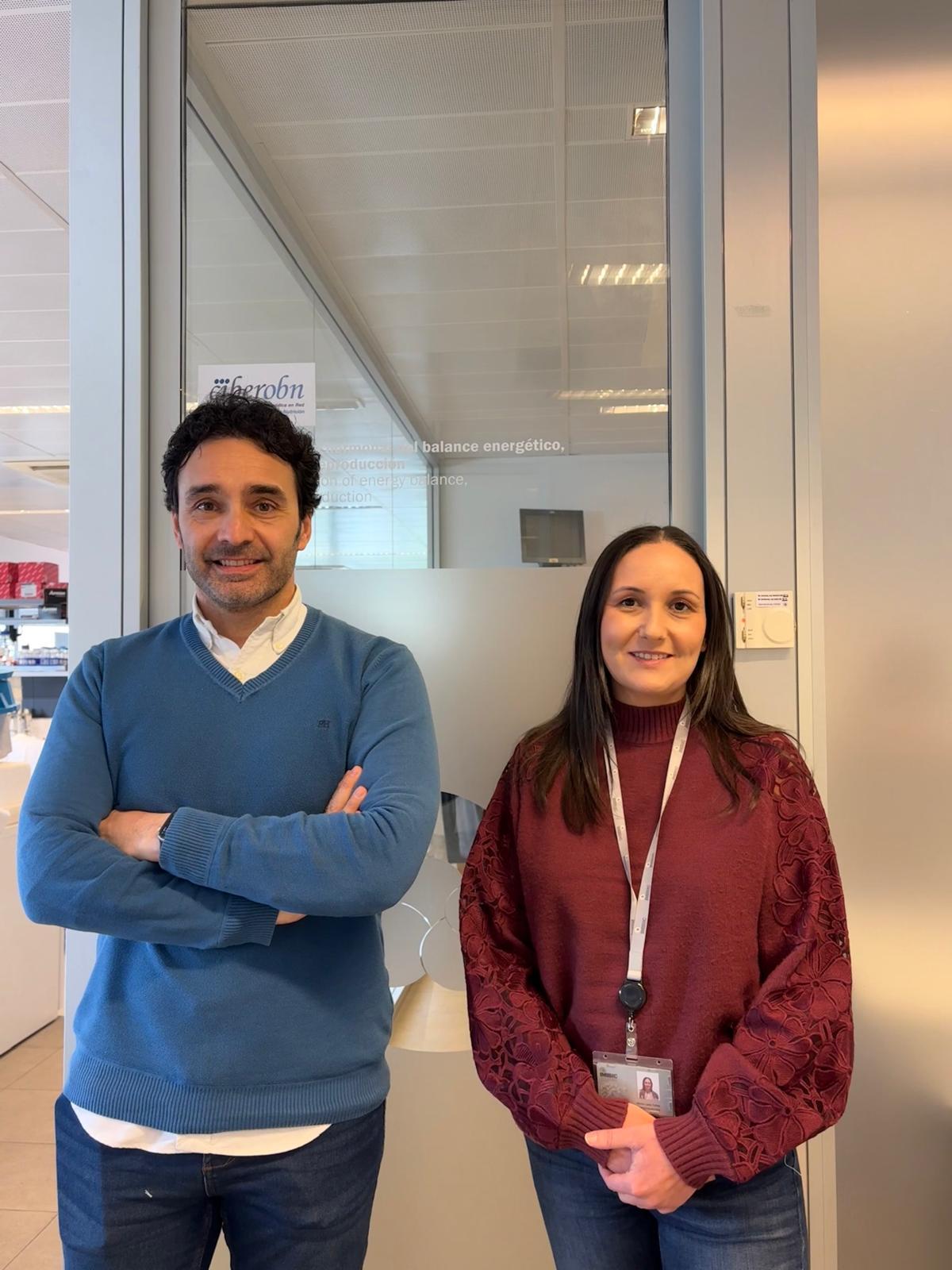 Los profesores Silvia León y Miguel Ángel Sánchez-Garrido.