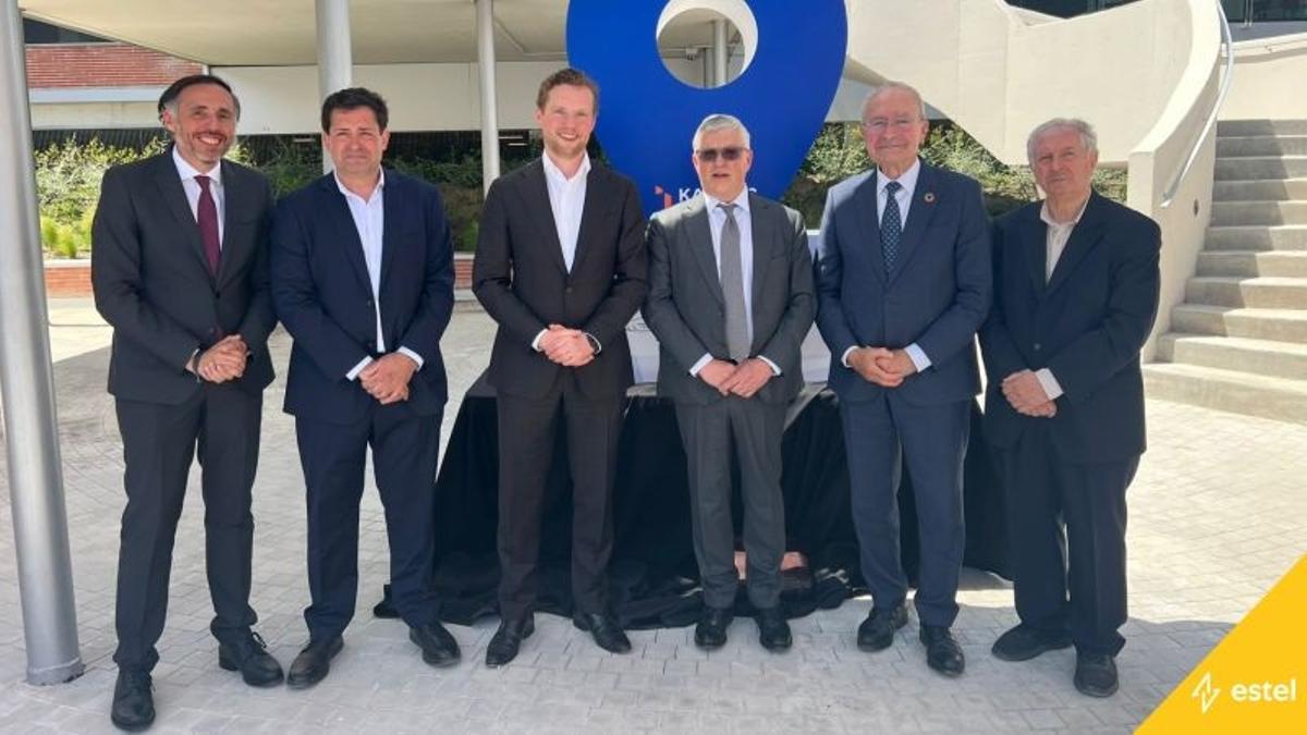 José Pozo, Miguel Muñoz, Steijn Ribbens, Philippe Bolle, Francisco de la Torre y Felipe Romera, en una foto publicada por Estel de la inauguración del edificio de Kadans en el PTA de Málaga.