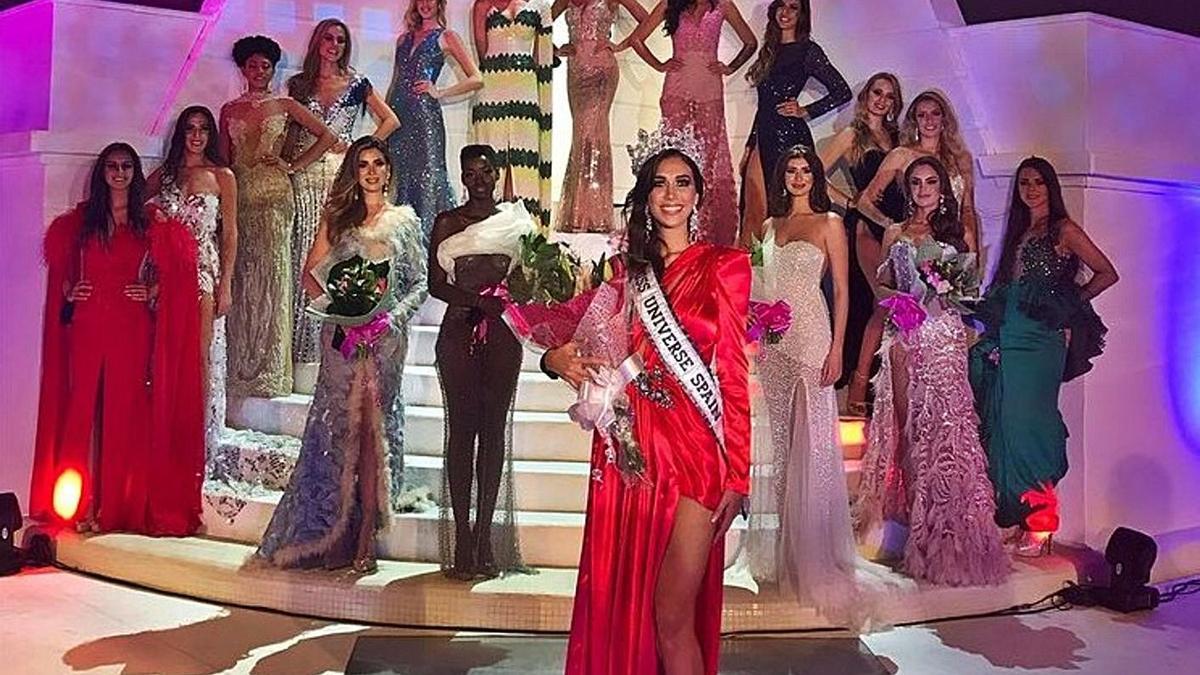 La Miss Universo España 2020, Andrea Martínez, junto a las 16 restantes aspirantes.