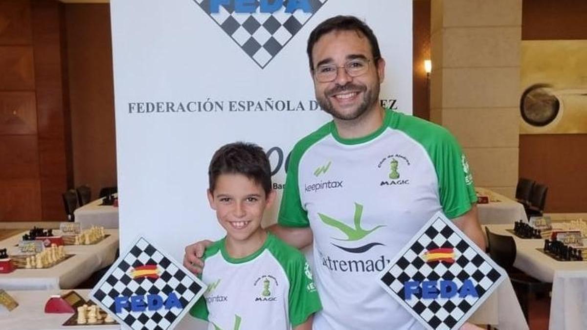 Hugo Pérez y su padre, el Gran Maestra Manuel Pérez Candelario.
