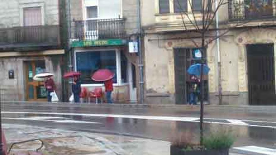 La lluvia fue intensa en la villa de Alcañices.