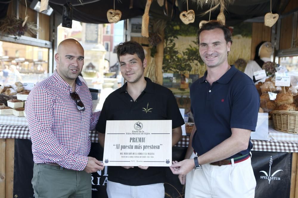 Entrega de los premios del Mercadín de la XXV edición de la Fiesta de la Sidra Natural