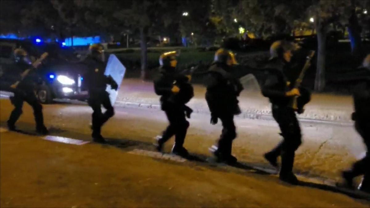 Policía detiene a 44 jóvenes tras altercados y robos en el parque del Oeste