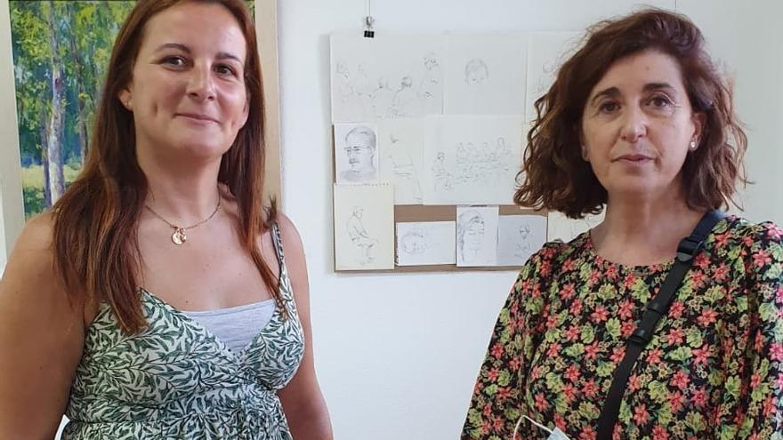 A la izquierda Carina Nepomuceno, alcaldesa de Rábano, junto a Gloria García Pertejo, organizadora del taller