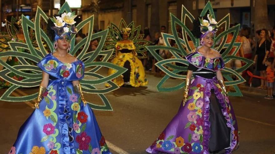 Ancha de Castelar y la barraca L&#039;Almassera premios del Desfile del Ninot