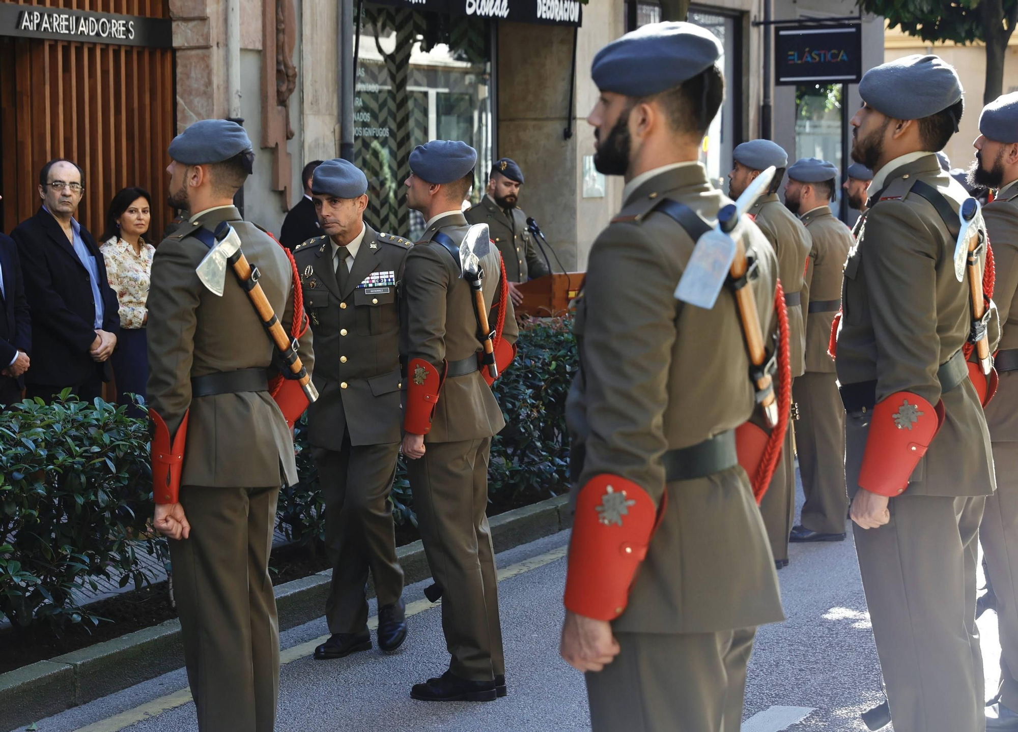 Parada militar en Oviedo para homenajear al Cabo Noval