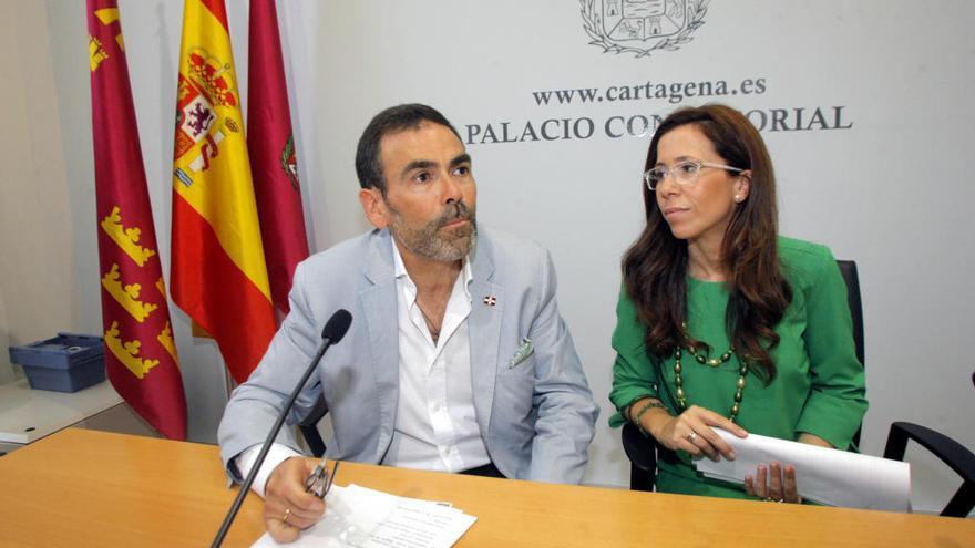 Castejón le quita las competencias a López y deja el Pacto de Gobierno en el alambre