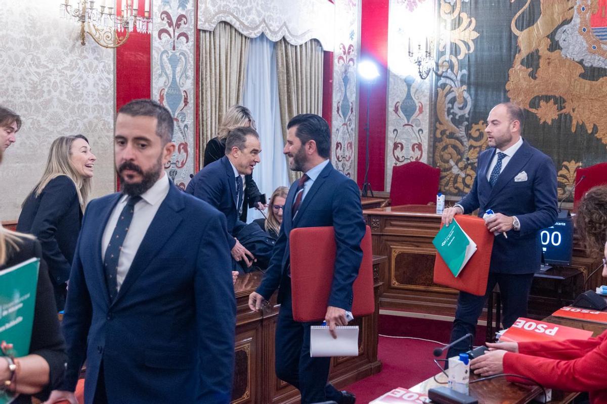 Tensión en el Pleno del Ayuntamiento de Alicante por la polémica de las viviendas protegidas