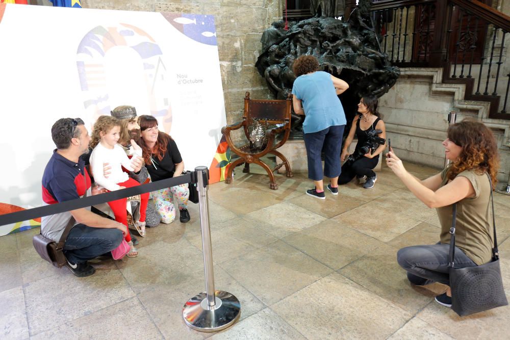 Puertas abiertas en el Palau de la Generalitat con motivo del 9 d'Octubre