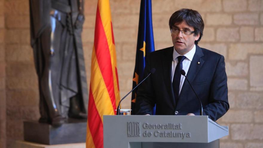 Puigdemont descarta elecciones y deja la DUI en manos del Parlament