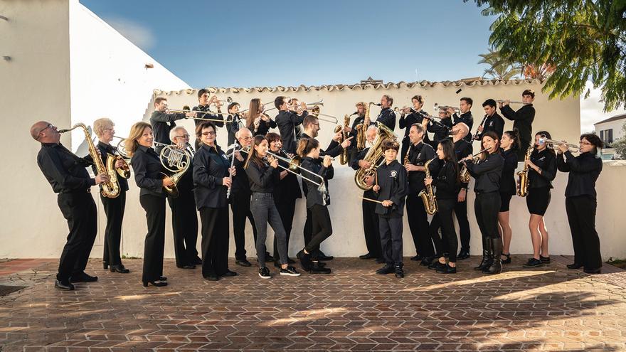 Recital de la Banda Municipal de Sant Josep en la plaza de es Cubells