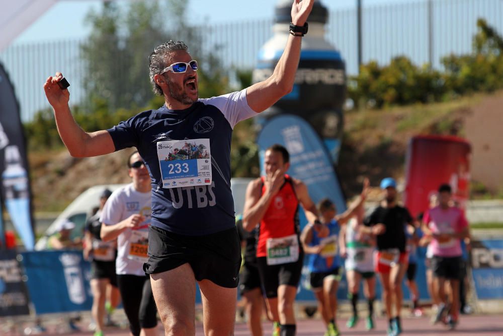 El Mouaziz, del Club Nerja de Atletismo ha vuelto a imponerse en la prueba, que ha alcanzado una participación récord con 7.500 corredores