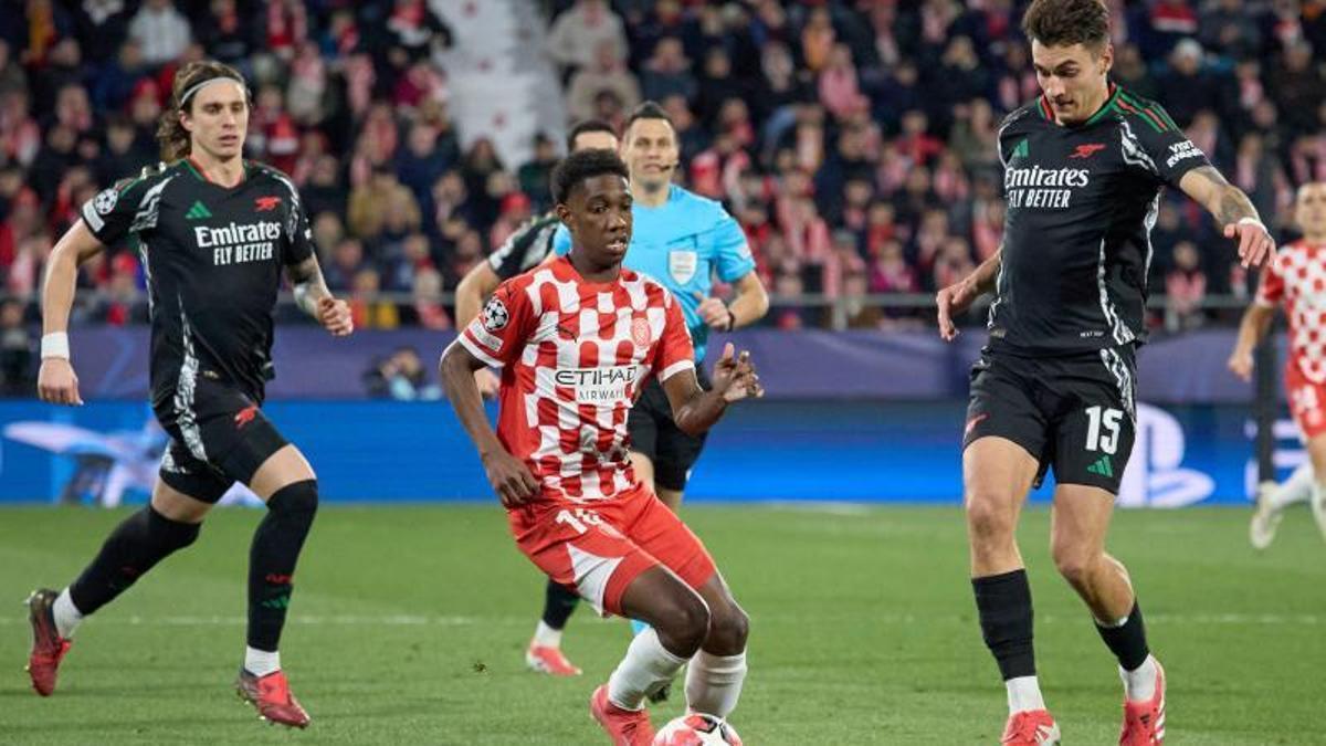 Asprilla en una acció del Girona-Arsenal de Champions de la temporada passada