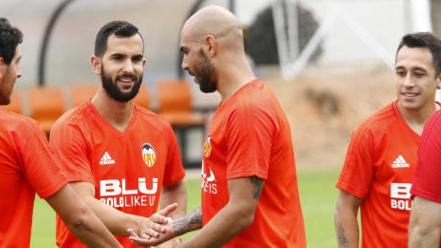 Montoya, con Parejo, Zaza y Orellana