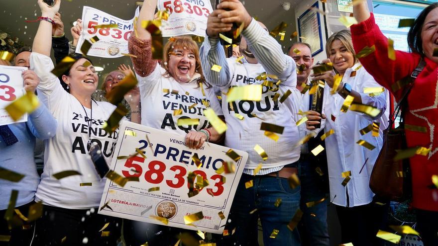 El Boquerón de Oro, en Lagunillas, celebra ha vendido un décimo del segundo premio de la Lotería de Navidad.