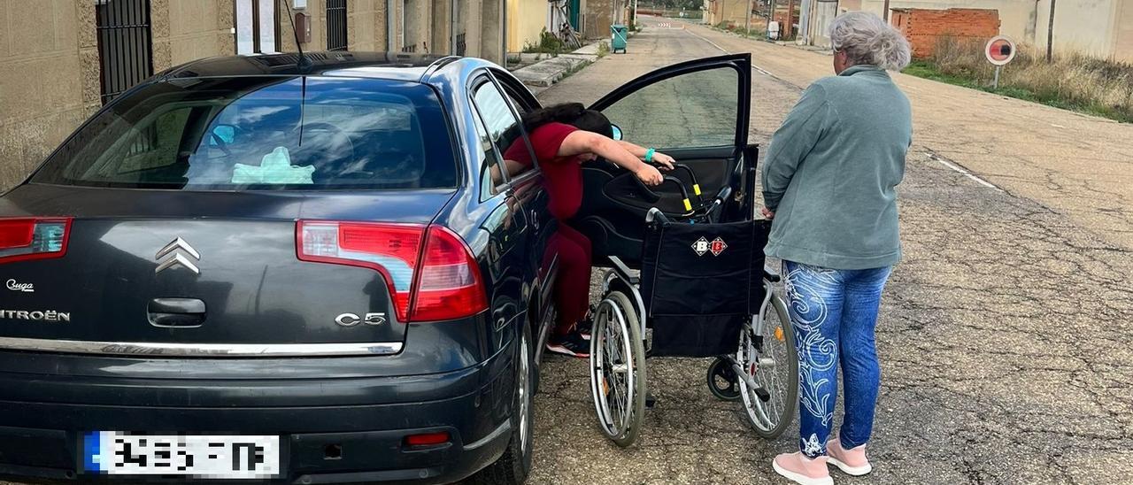 La odisea de moverse en silla de ruedas por un pueblo de la España Vaciada